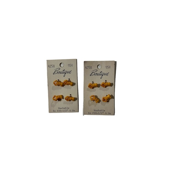Vintage Set of 8 Boutique Washable Yellow Skeleton Key Buttons Size F20 1/2” NOS - Picture 1 of 4